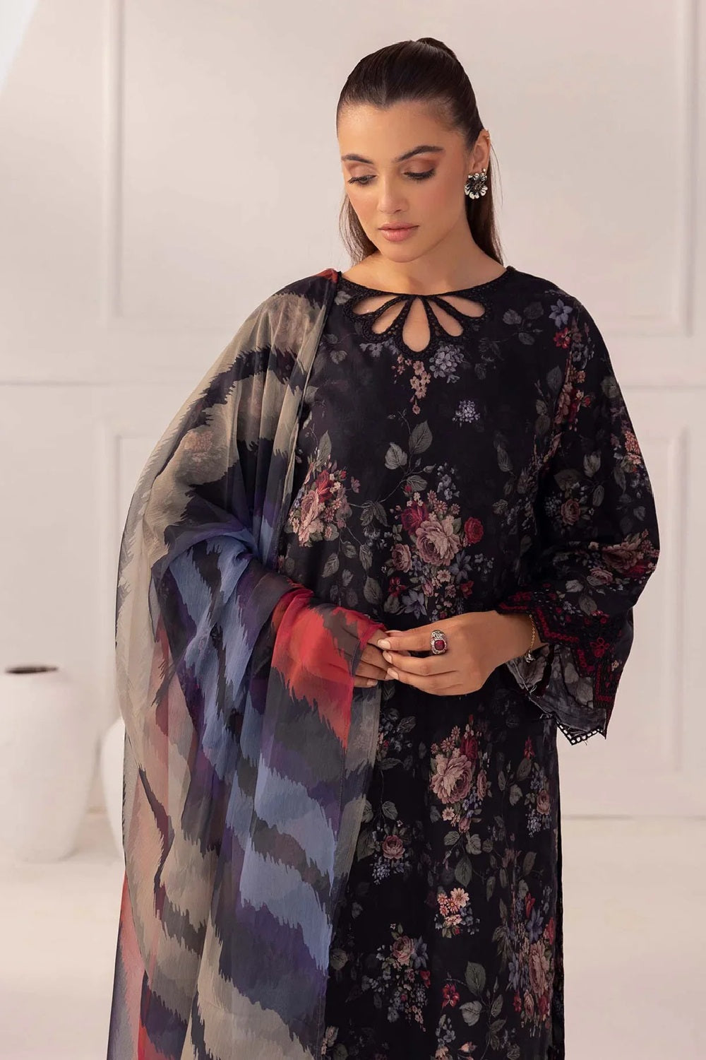 BAR0QUE EMBROIDERED LAWN EDITION'25 - TC-1224