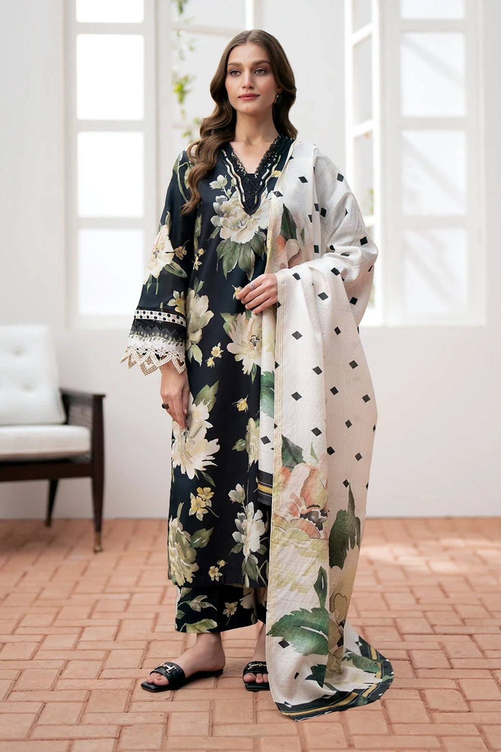 BAR0QUE EMBROIDERED LAWN SF-534 - TC-1112