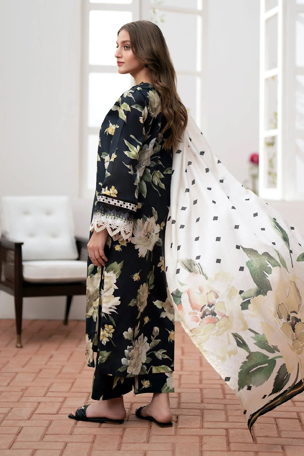 BAR0QUE EMBROIDERED LAWN SF-534 - TC-1112