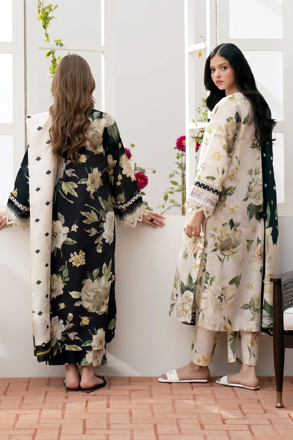 BAR0QUE EMBROIDERED LAWN SF-534 - TC-1112