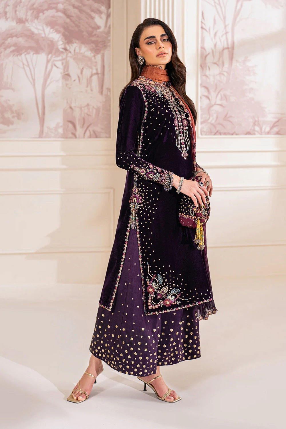 BAROQUE EMBROIDERED VELVET FORMAL UF-748 - TC-1083