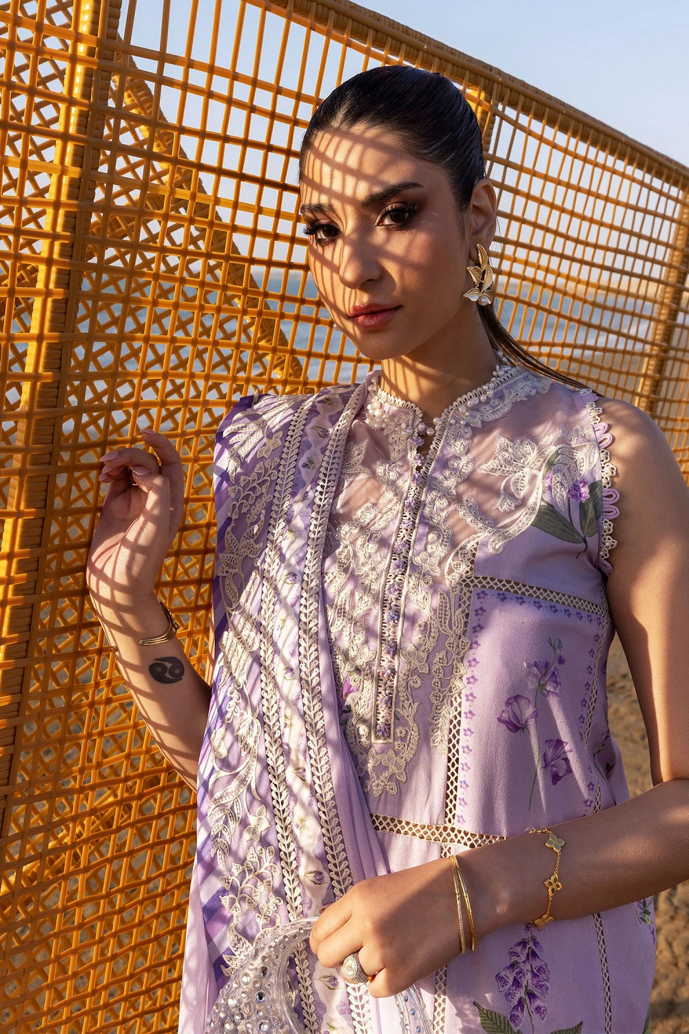 FLOW BY CRIMSON Chikankari Lawn'25 A Girl In The Garden - D7 A - TC-1347