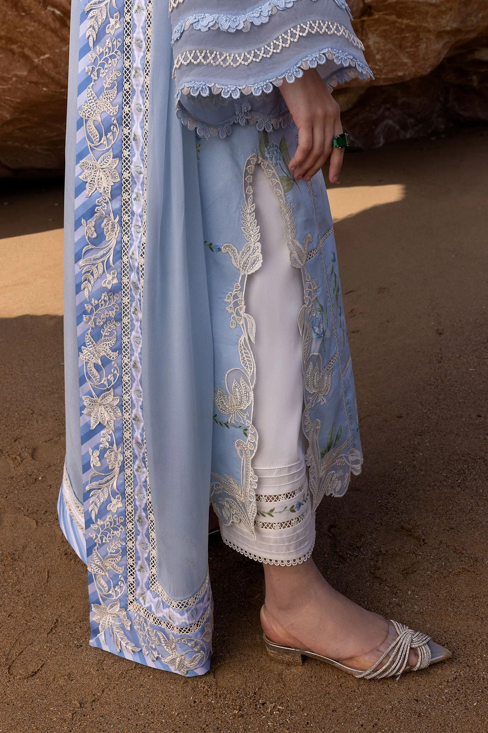 FLOW BY CRIMSON Chikankari Lawn'25 A Girl In The Garden - D7 B - TC-1348