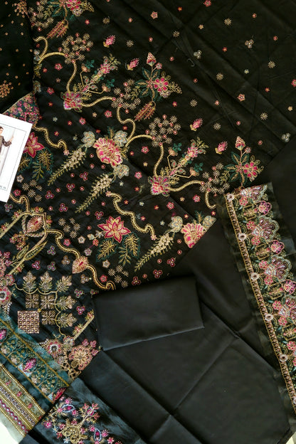 Baroque Chantelle Embroidered Lawn Collection 2023 - CH11-04 - TC-571