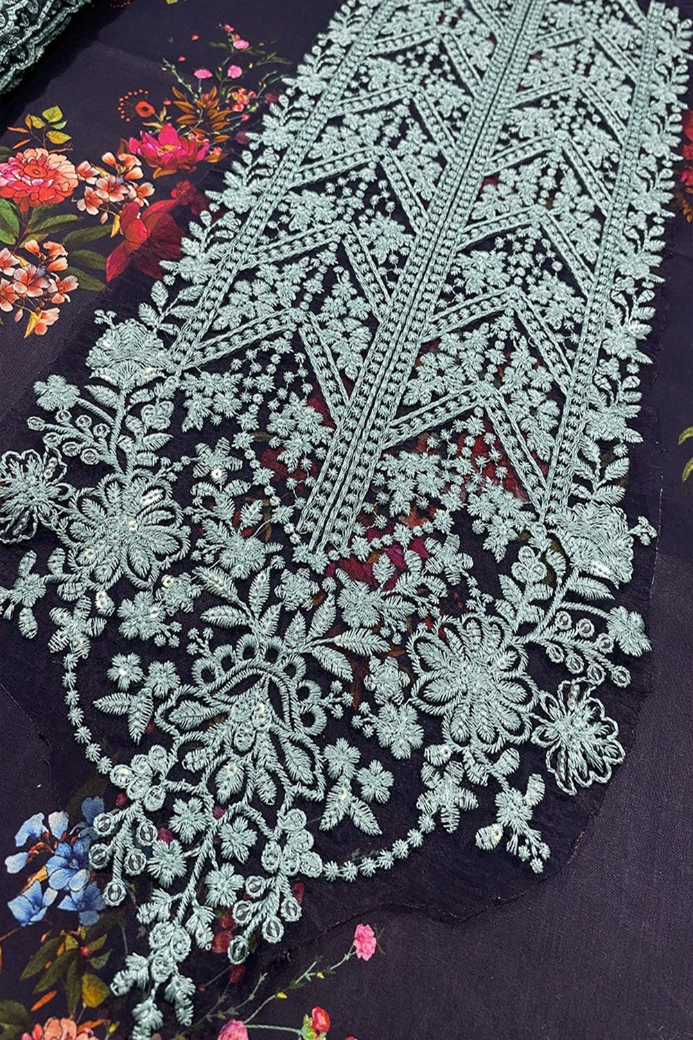 Baroque Printer & Embroidered Summer Lawn Edition UF-4337 - TC-1484