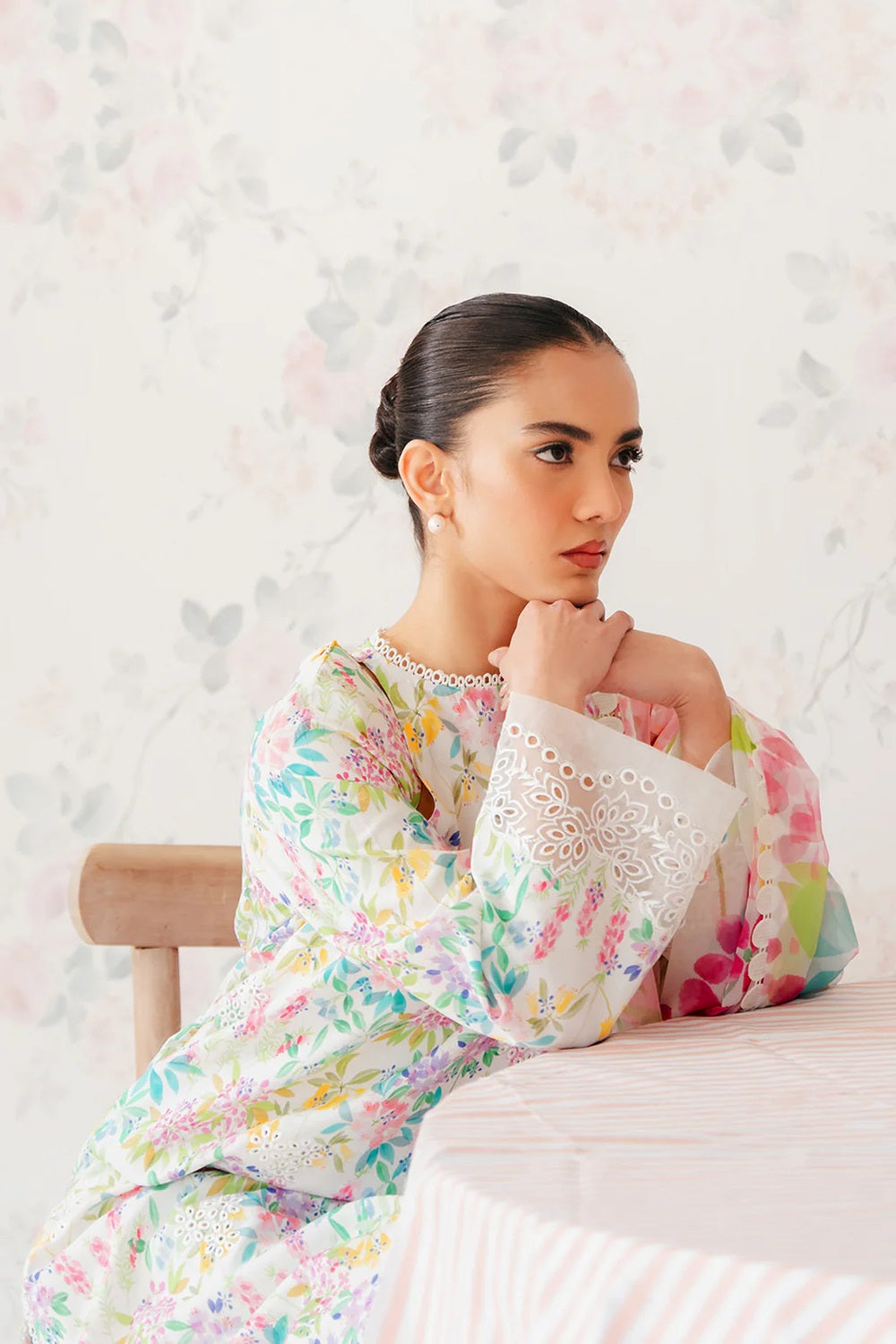 Afrozeh Vanilla-The Floral Charm Lawn V-1 '2024 - TC-751