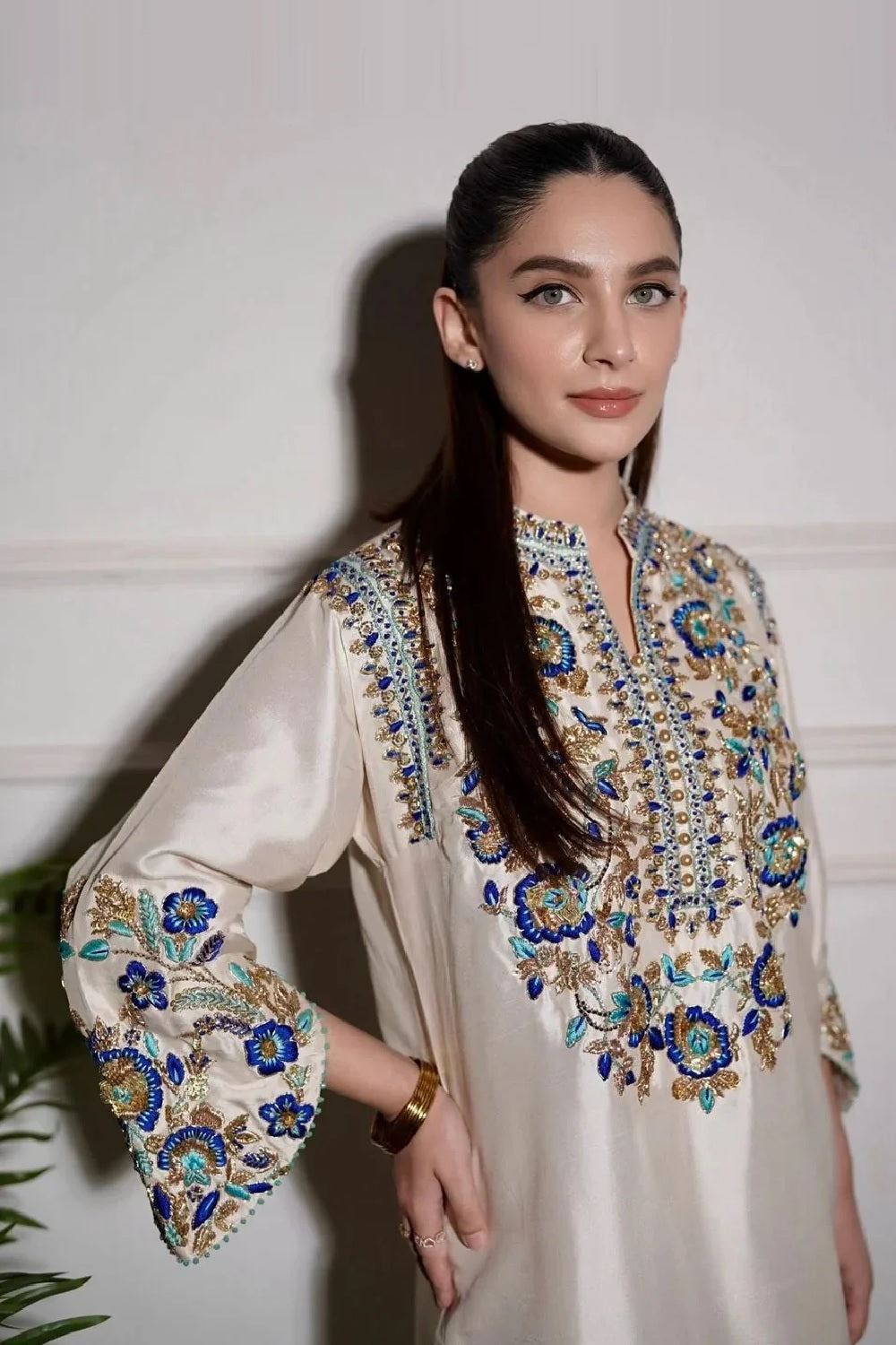 Alizey Saad – Raw Silk Hand Embellished Ivories Festive - TC-1454