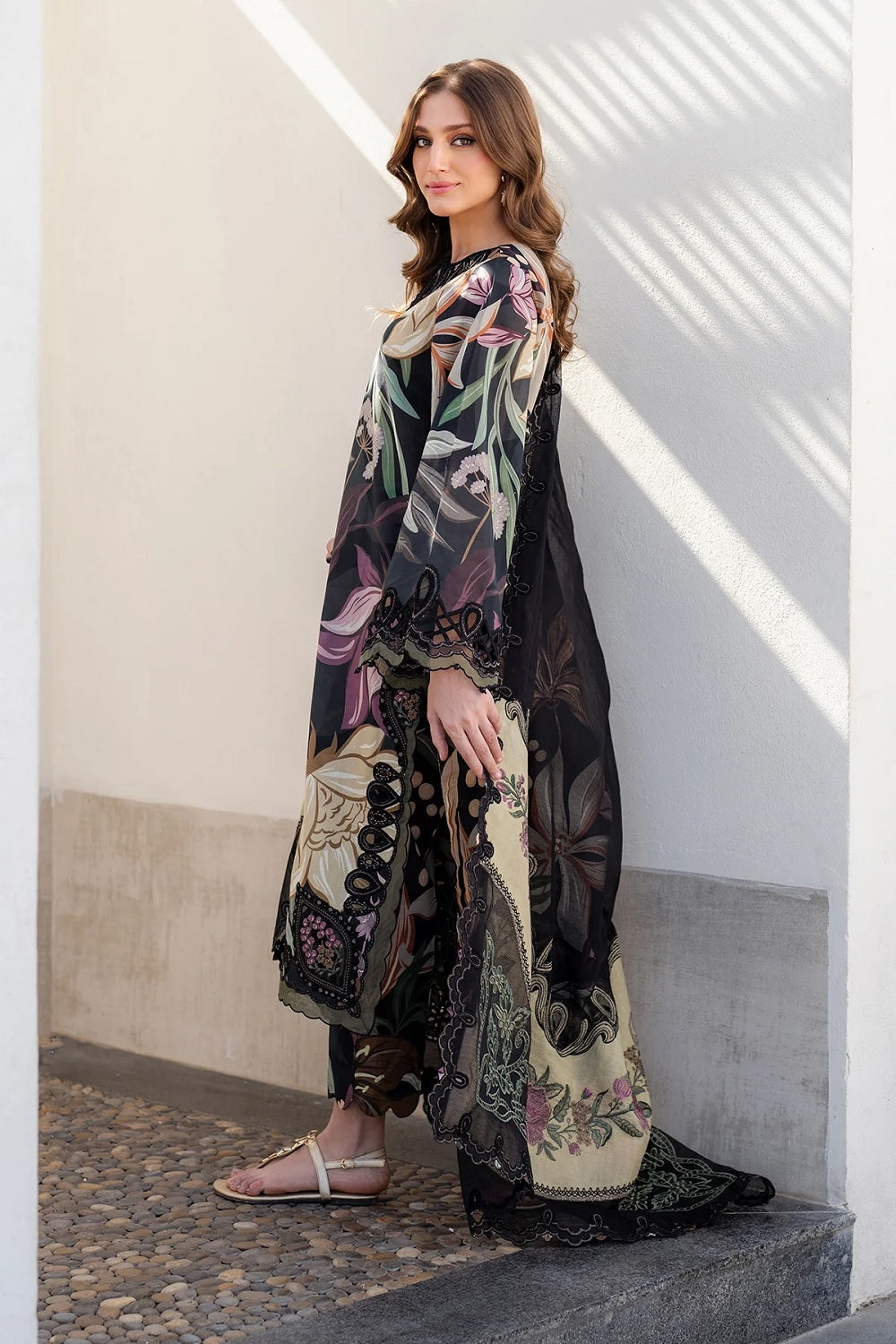 Baroque Luxury Embroidered Printed Lawn'25 SF-4090 - TC-1271