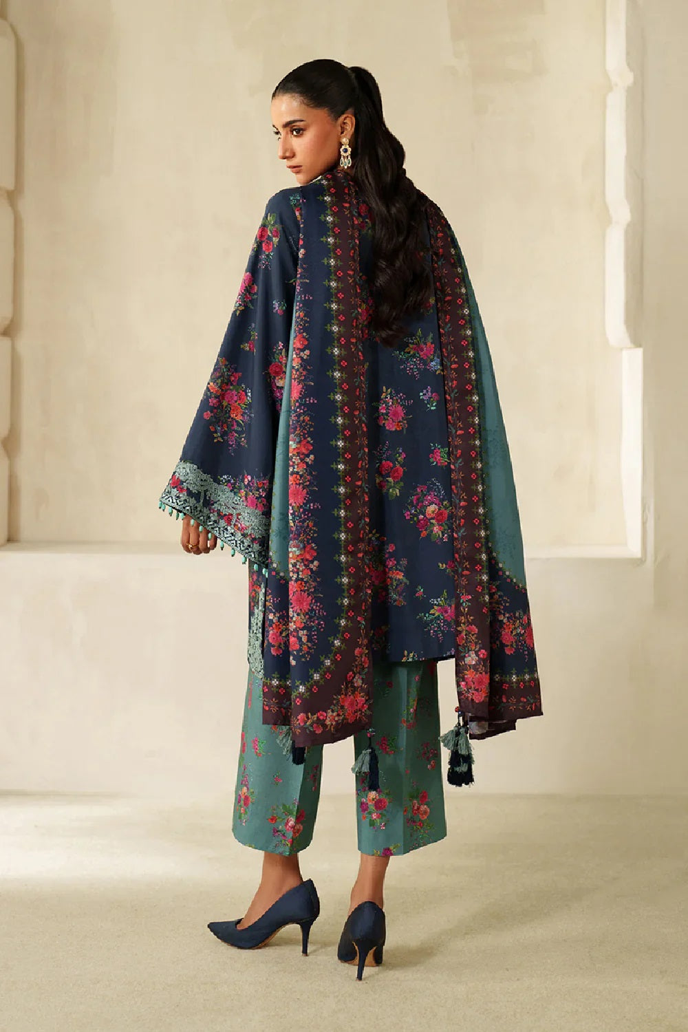 Baroque Printer & Embroidered Summer Lawn Edition UF-4337 - TC-1484