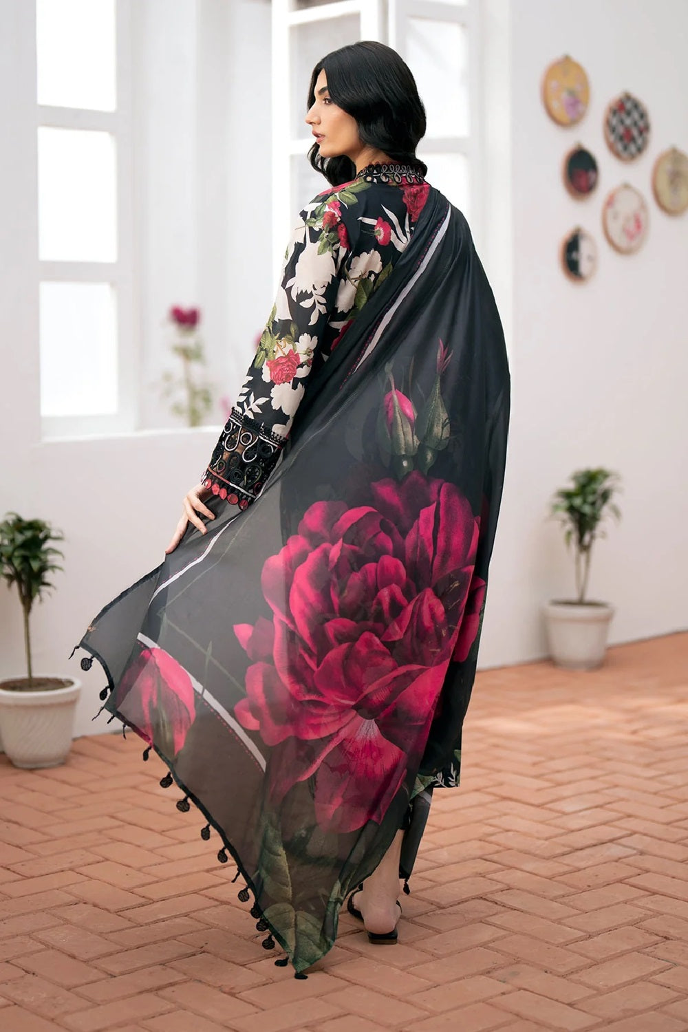 BAR0QUE EMBROIDERED LAWN SF-532 - TC-1154