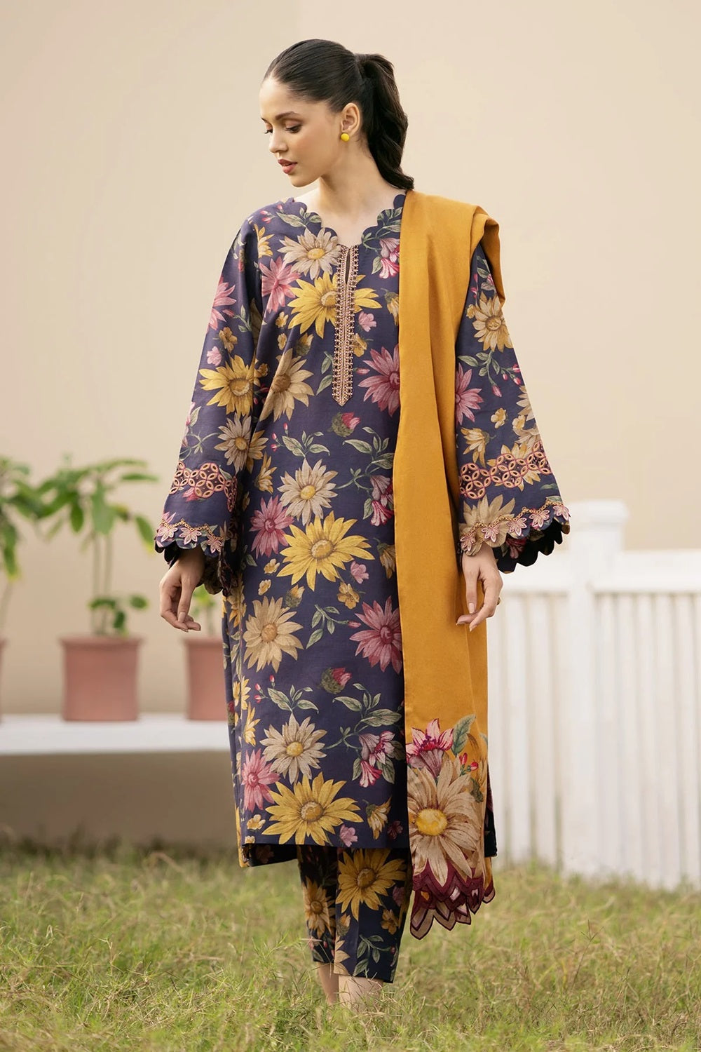 BAROQUE EMBROIDERED LAWN UF-494 - TC-732