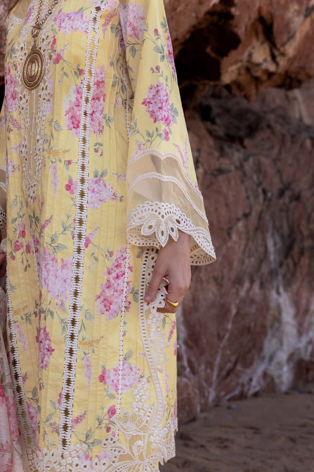FLOW BY CRIMSON Chikankari Lawn'25 Who'S That Girl - D3 A - TC-1294