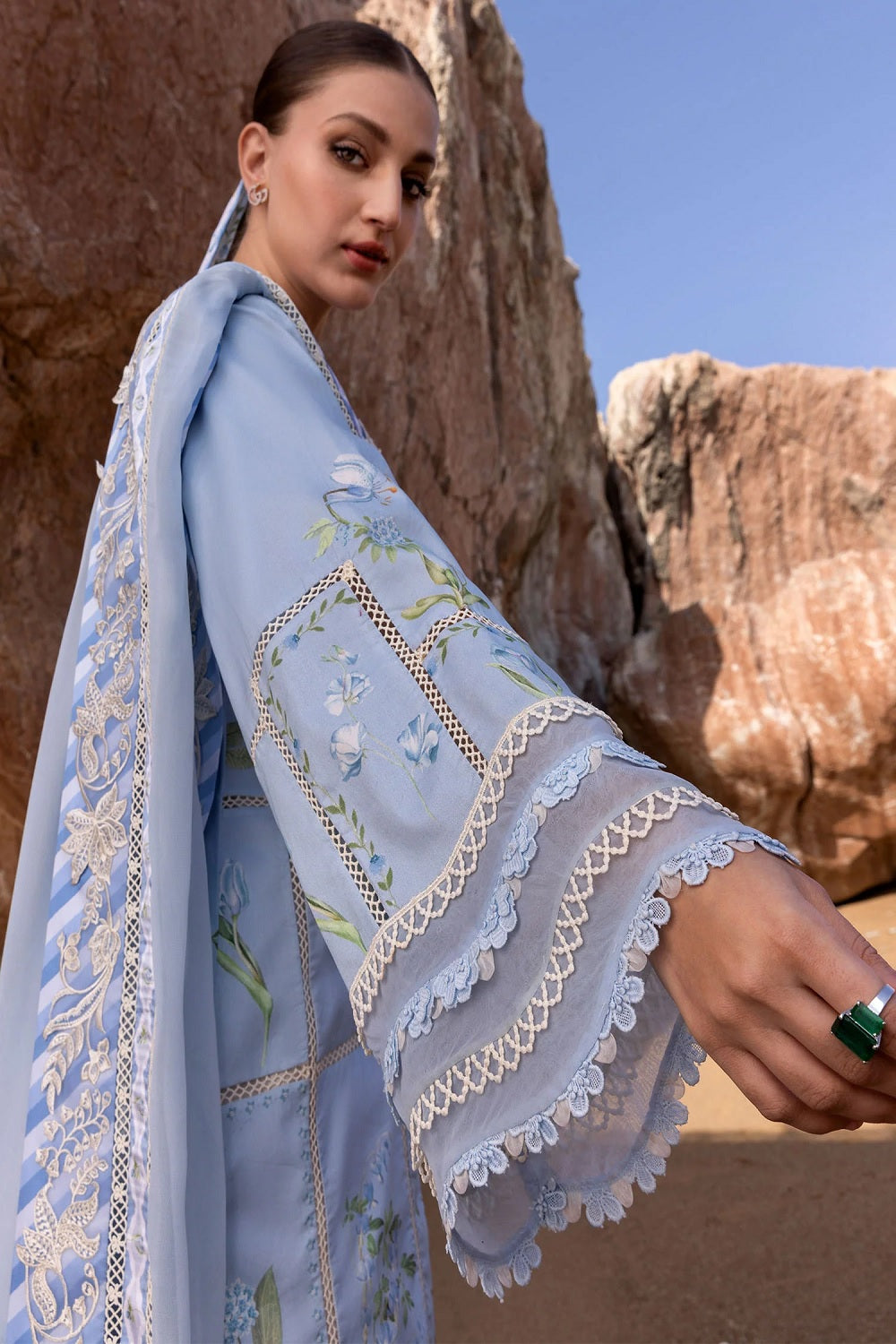 FLOW BY CRIMSON Chikankari Lawn'25 A Girl In The Garden - D7 B - TC-1348
