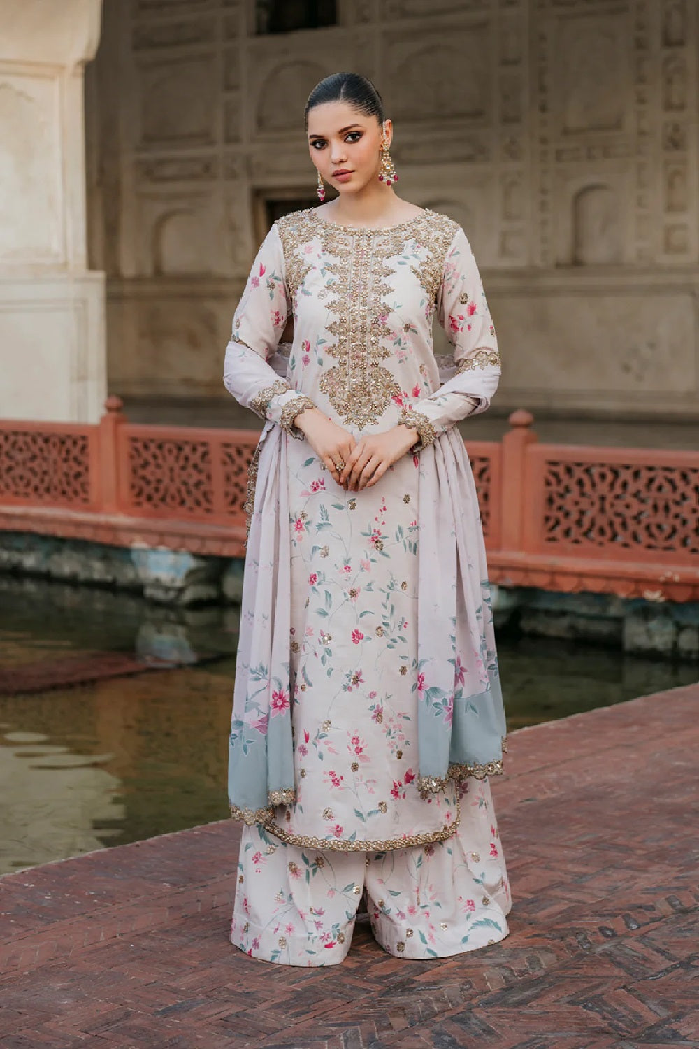 Iznik Summer Festive Eid Edit 25 - UE-318 - TC-1395