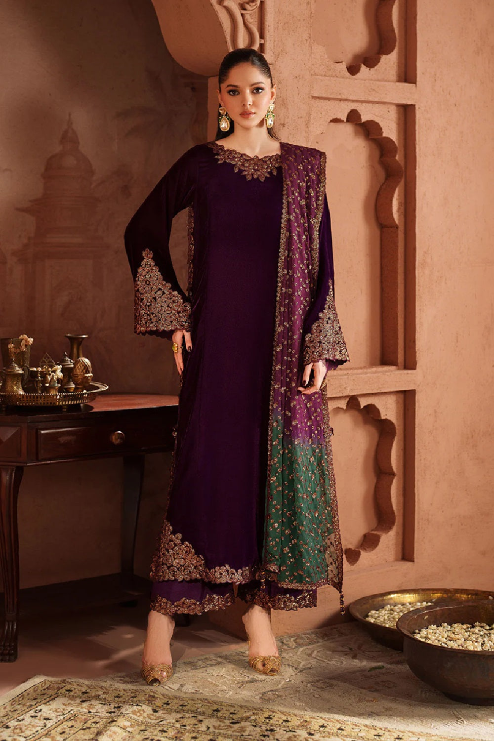 Iznik - Luxury Velvet Embroidered Edition - IV-57 - TC-1463