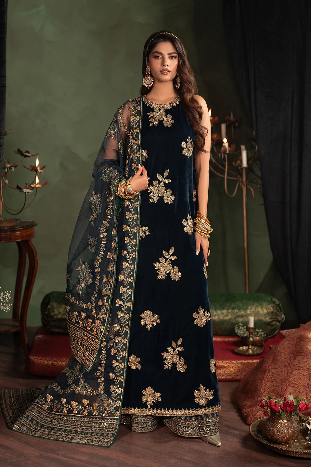 Iznik Luxury Embroidered Velvet Formal IV-51 - TC-1367