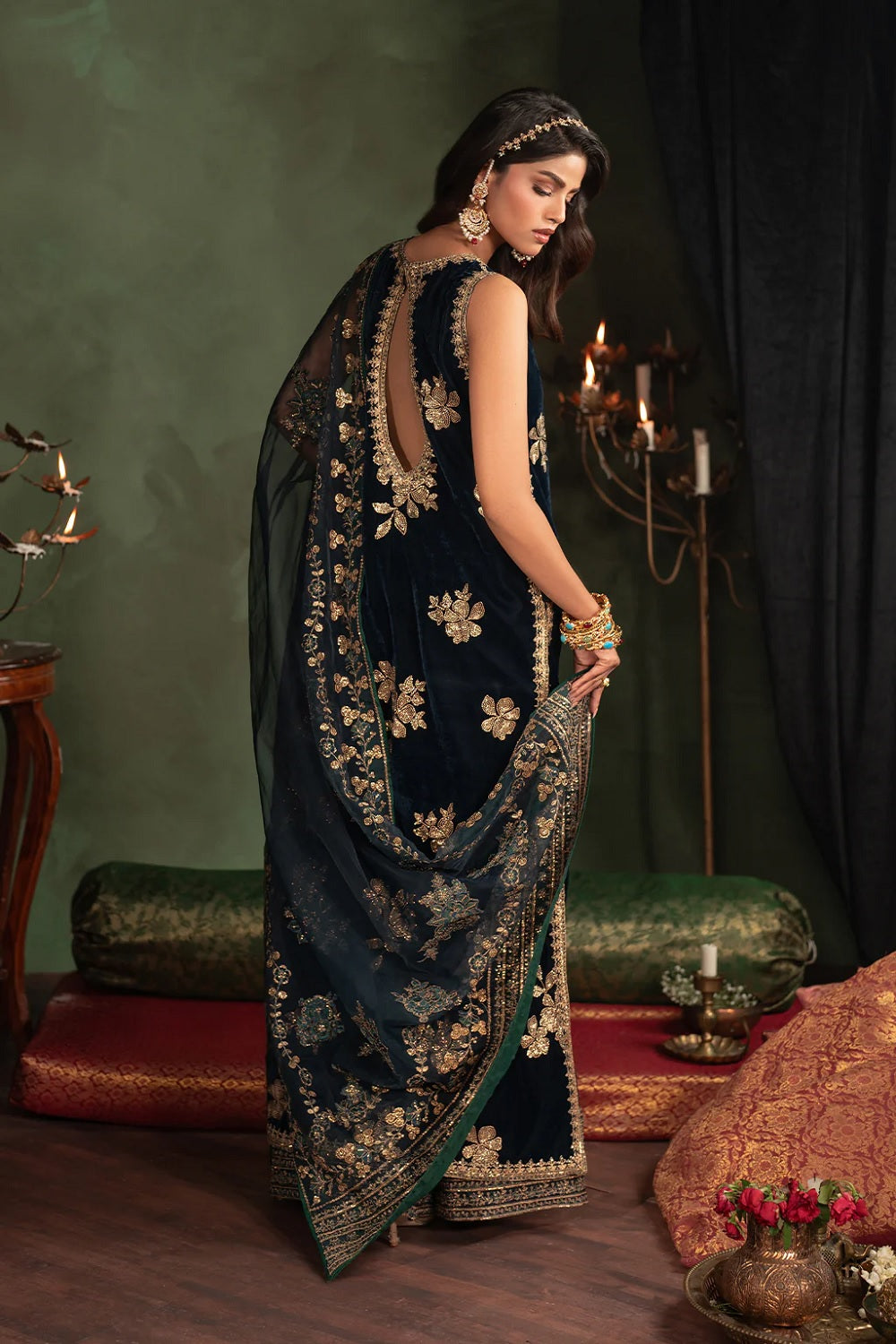 Iznik Luxury Embroidered Velvet Formal IV-51 - TC-1367