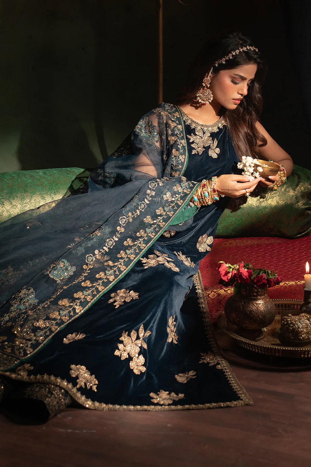 Iznik Luxury Embroidered Velvet Formal IV-51 - TC-1367