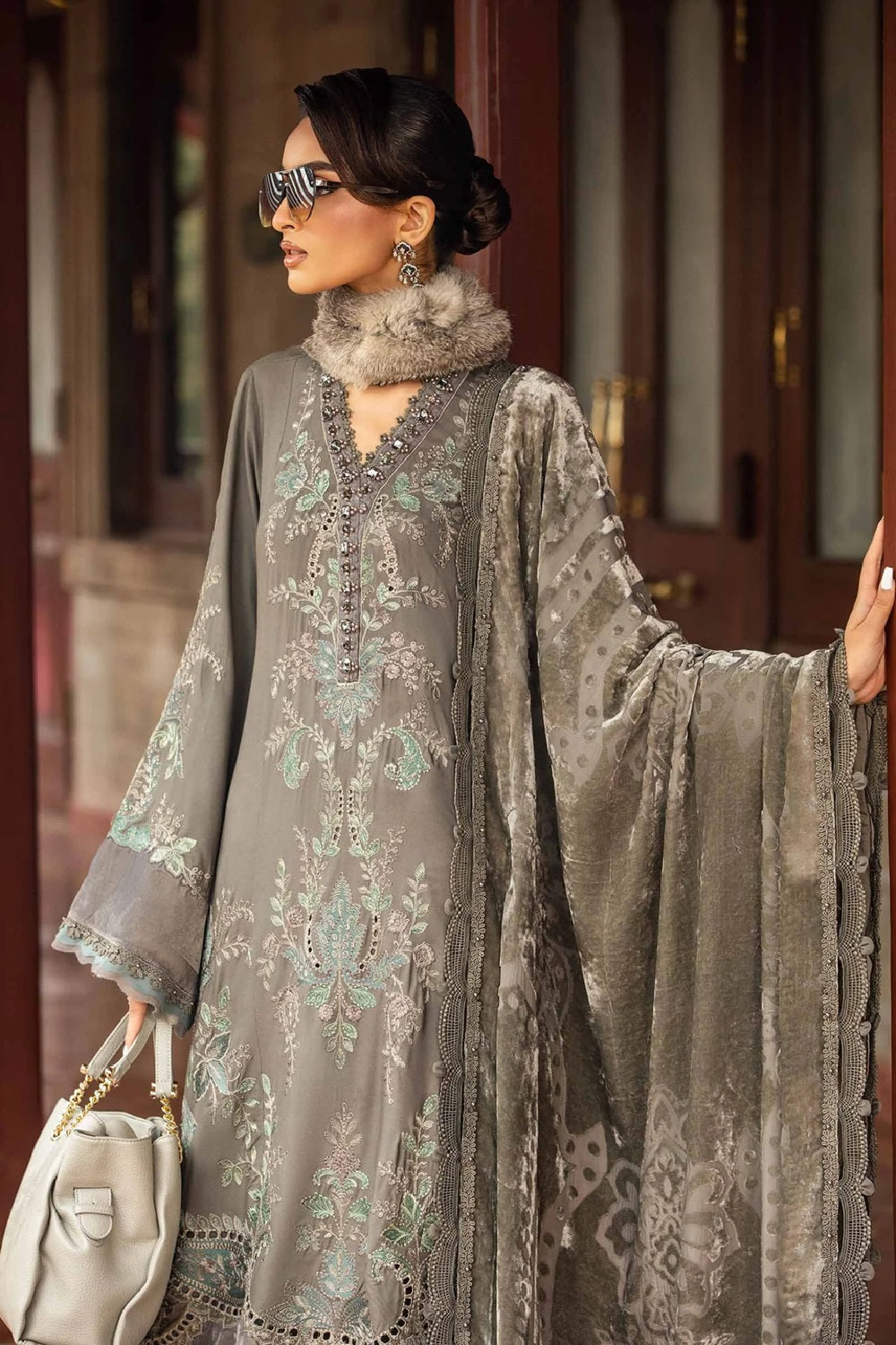 Maria.B. Printed Embroidered Lawn'25 -  DL-1209 - TC-1122