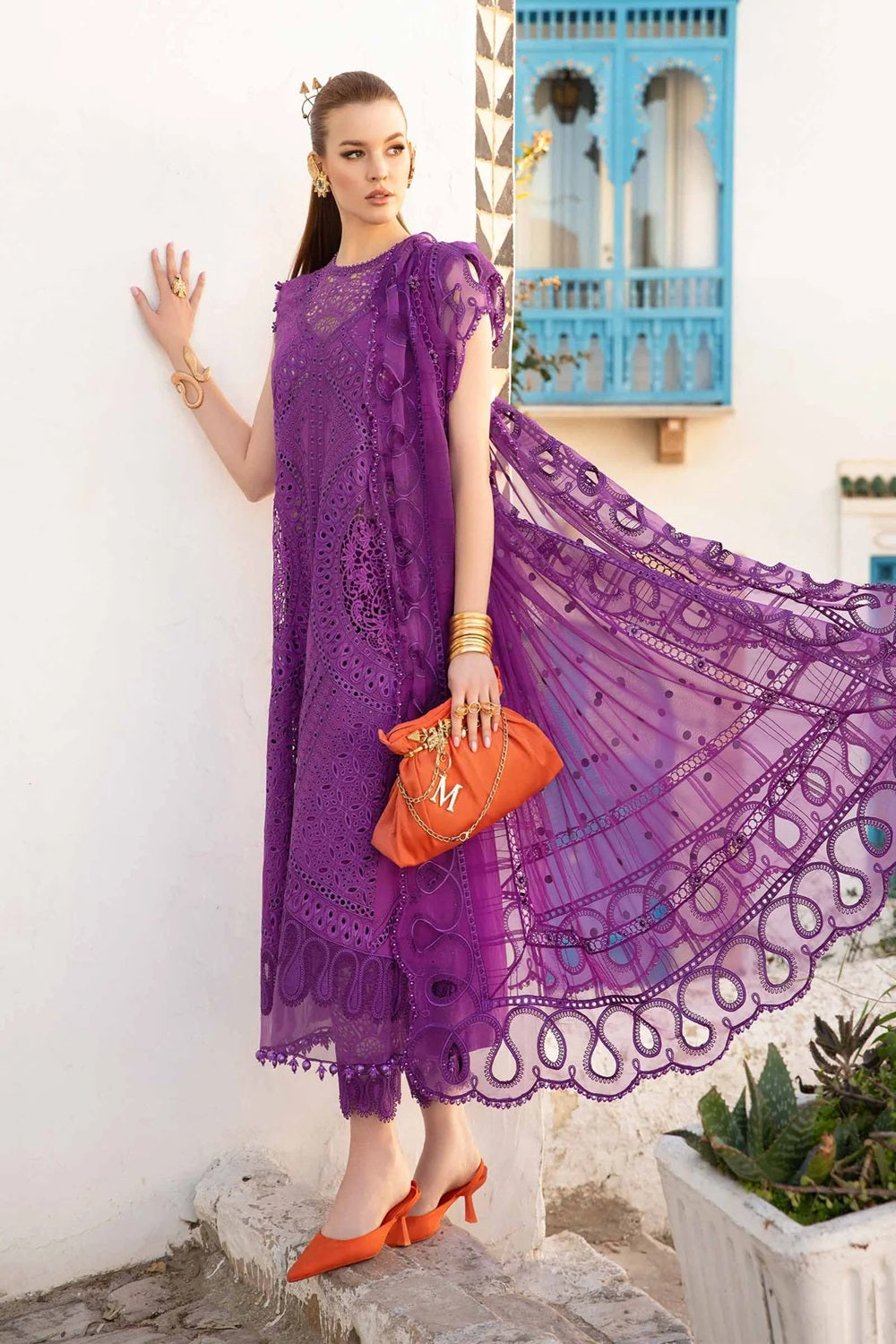 Maria.B. Luxury Lawn'25 - D-2402-B - TC-1090