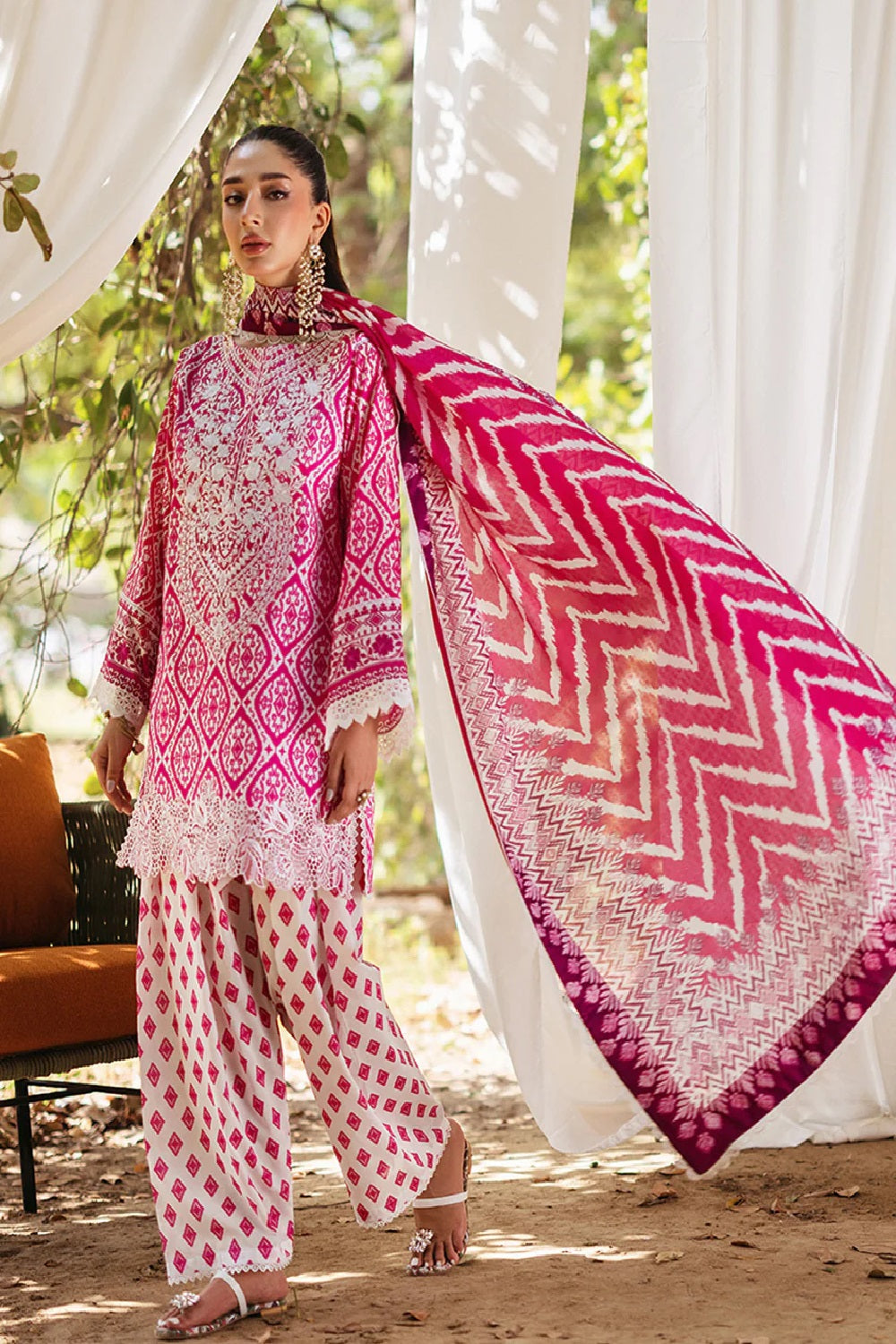 Zainab Chottani Tahra Lawn'24 - LEENA - D 4B - TC-836