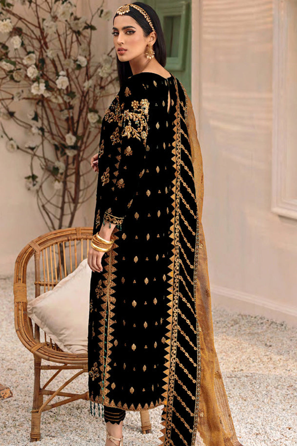 Emaan Adeel - Makhmal Collection'22